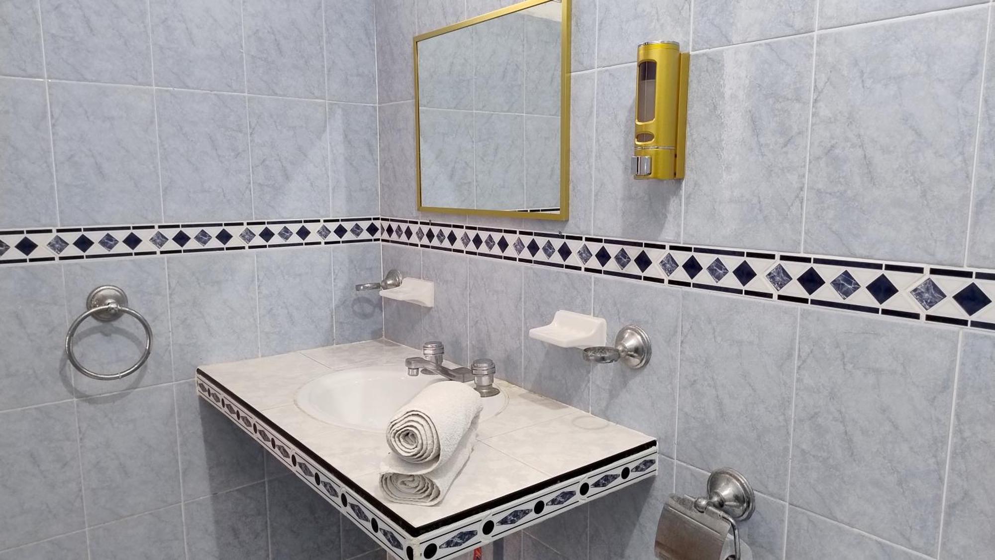 Spanglish Hostel Valladolid  Dış mekan fotoğraf